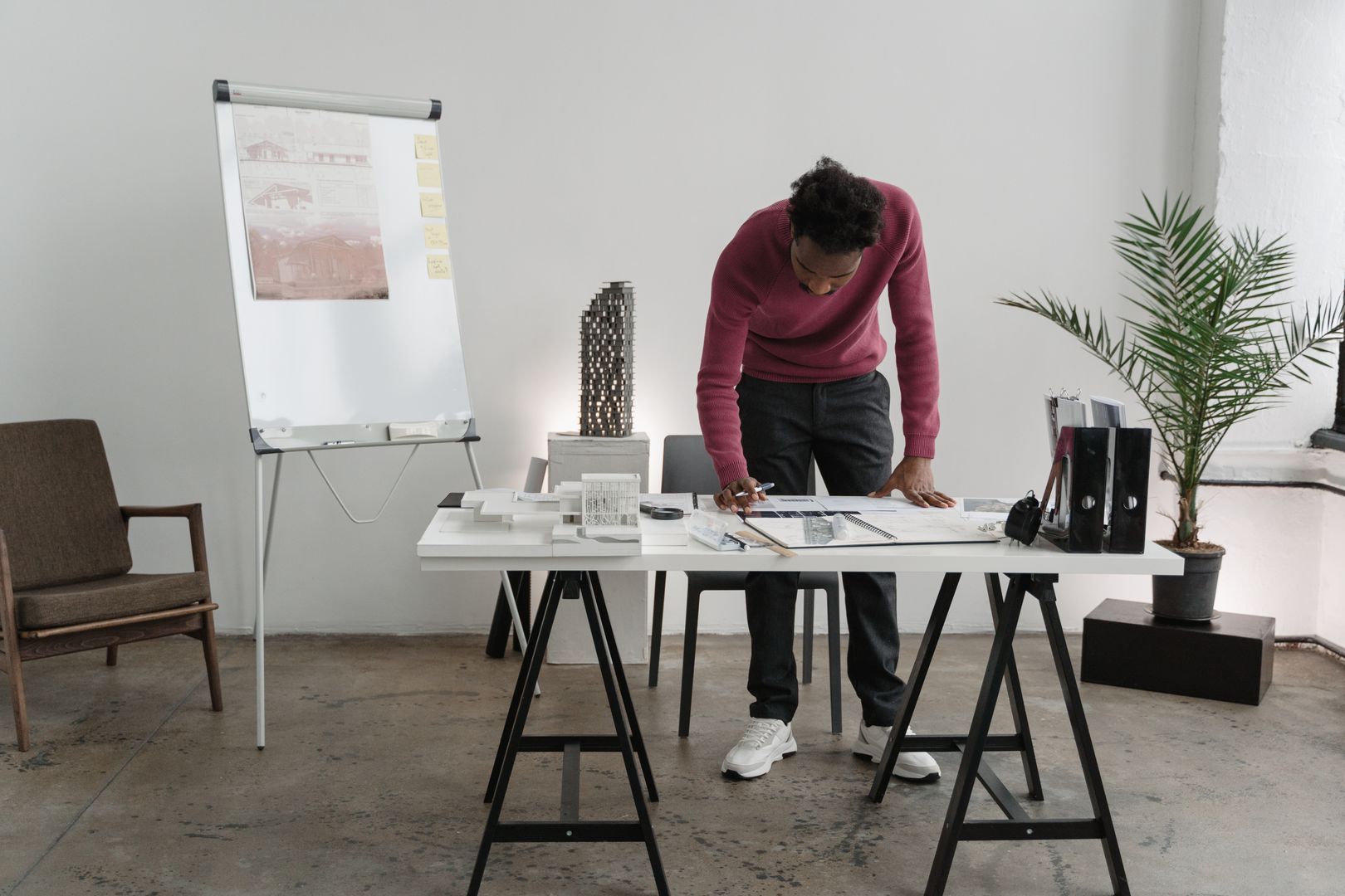 Best Motorized Standing Desk Picks for Home Offices